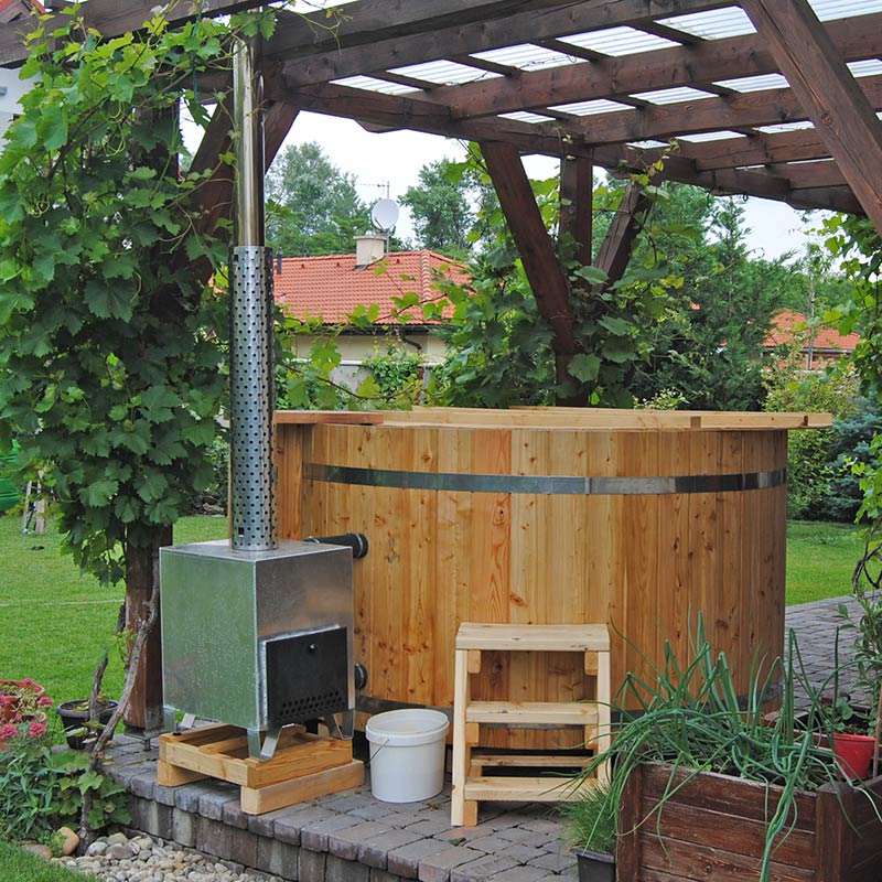 ciubar-lemn-cu-soba-exterioara