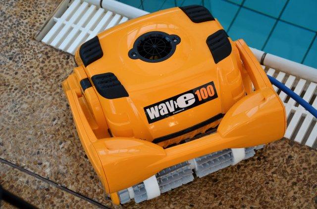 Robot Maytronics-Dolphin-Wave-100