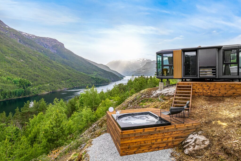 Credit_SogndalfjordPanorama-Drop-2