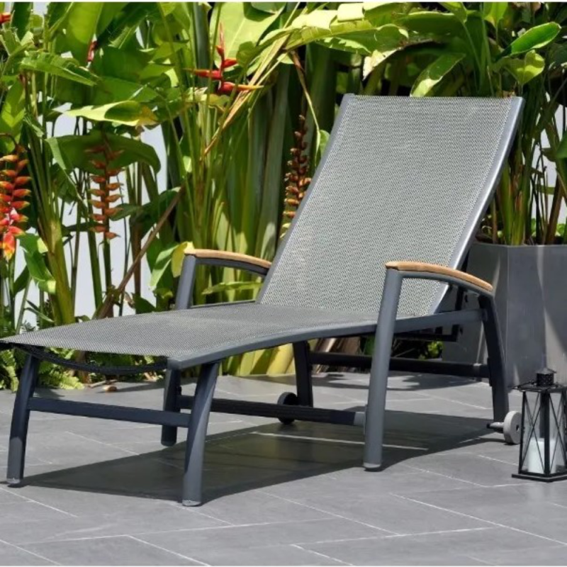 Sezlong din aluminiu pentru gradina si piscina